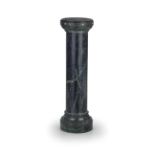 DUE COLONNE REGGIVASO DIVERSE IN MARMO VERDE,