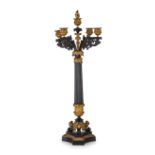 COPPIA DI CANDELABRI IN BRONZO DORATO E A PATINA SCURA,