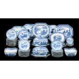 A CHINESE EXPORT BLUE AND WHITE PORCELAIN OCTAGONAL ASSEMBLED