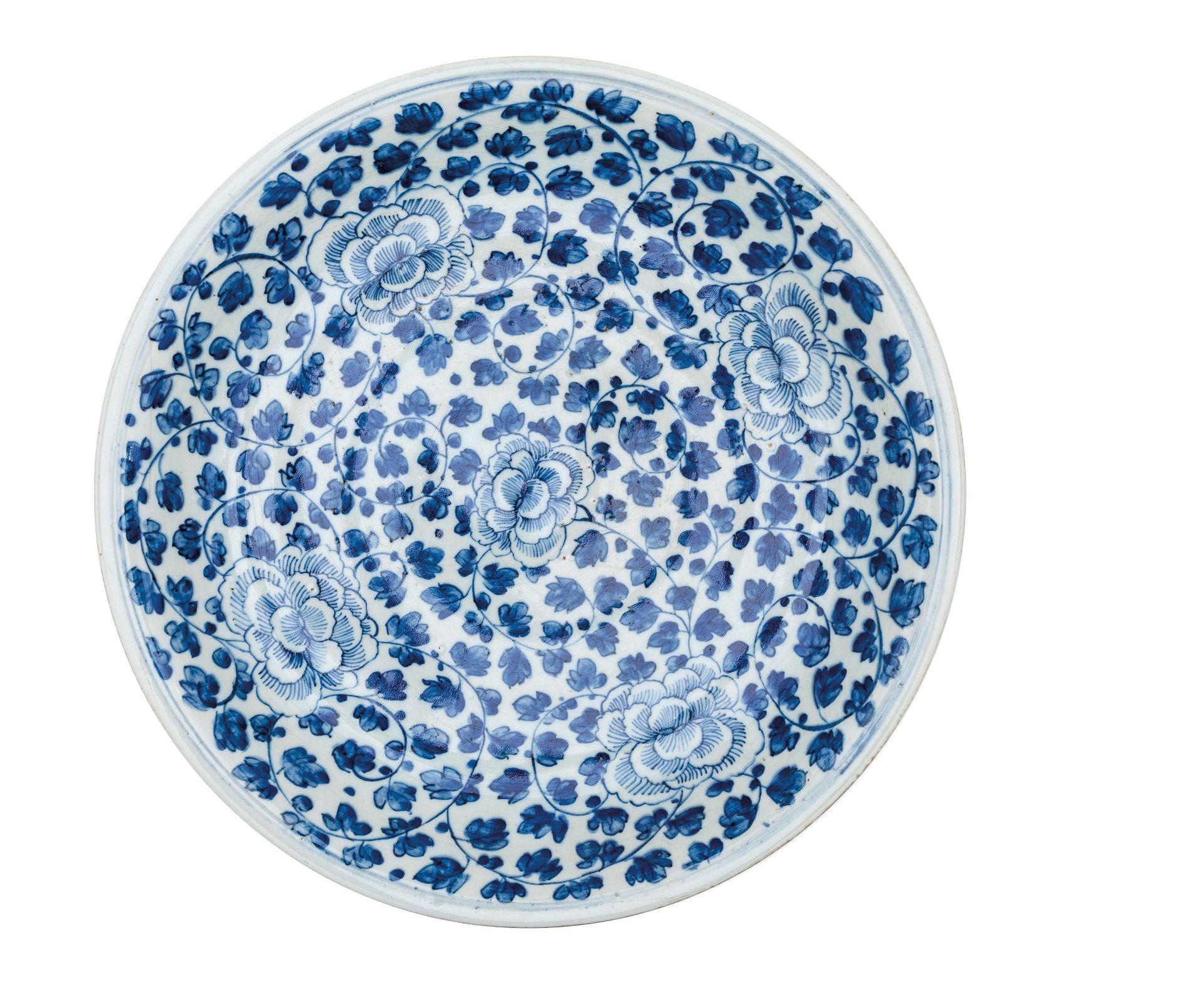 A LARGE BLUE AND WHITE SAUCER DISH, CHINA, 19TH CENTURY