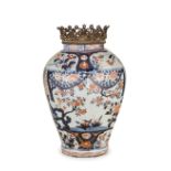 AN IMARI PORCELAIN VASE WITH BRONZE MOUNT, JAPAN, 18TH CENTURY