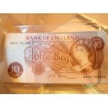 Nineteen ten shilling notes in good cond