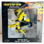 Minichamps 1/12 Scale 312 050196 Figurine Riding Valentino Rossi MotoGP 2005 Boxed