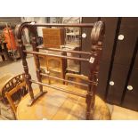 Antique style mahogany towel rail