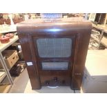 Vintage oak cased Defiant valve radio