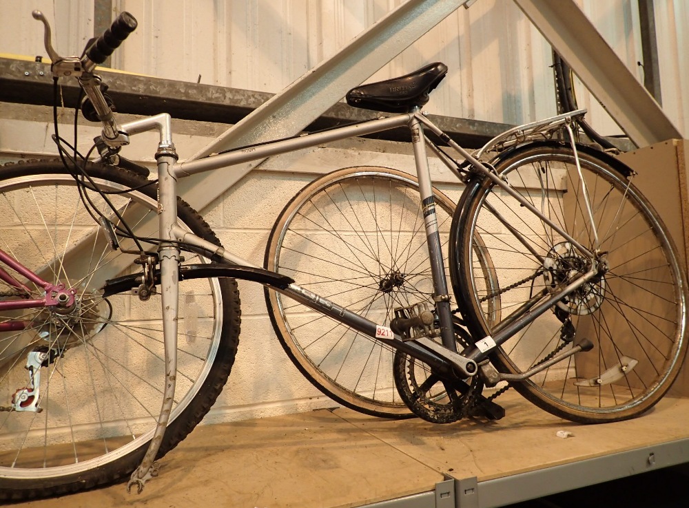 Raleigh road bike with Brooks saddle