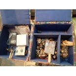 Box of mixed jewellery