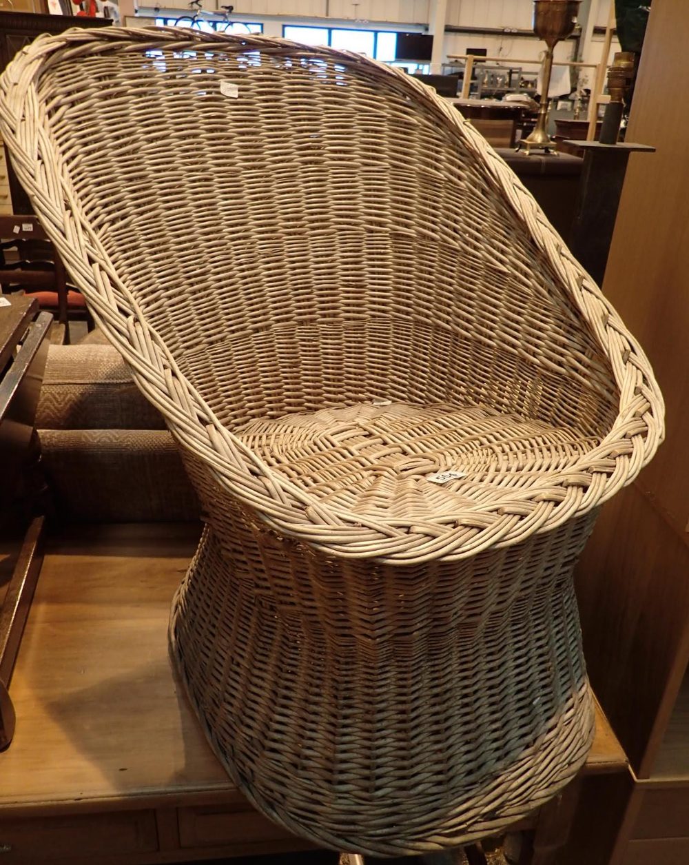 Large wicker backet chair