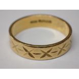22ct gold band size P 5.