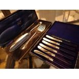 Box of six silver plated butter knives and boxed silver plated servers