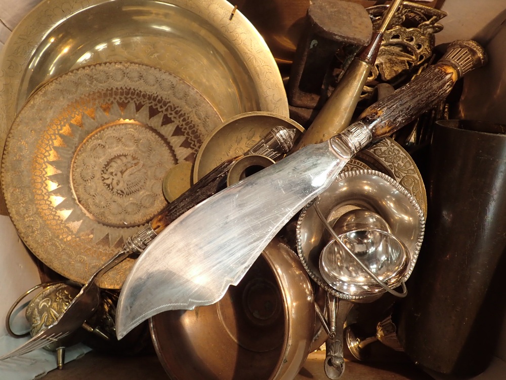 Box of mixed copper pewter and brassware