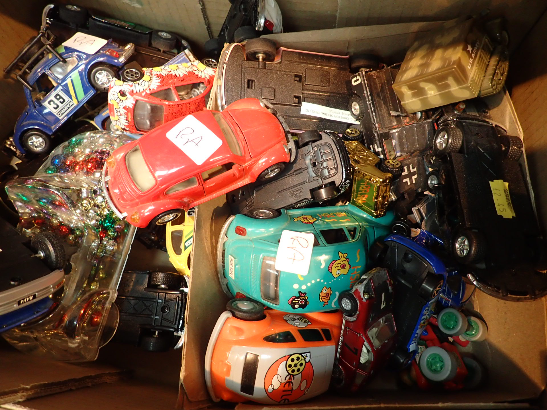 Box of mixed loose toy vehicles