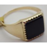 9ct gold gents onyx signet ring size W 3.