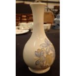 Moorcroft Blue Geranium bud vase H: 12 cm