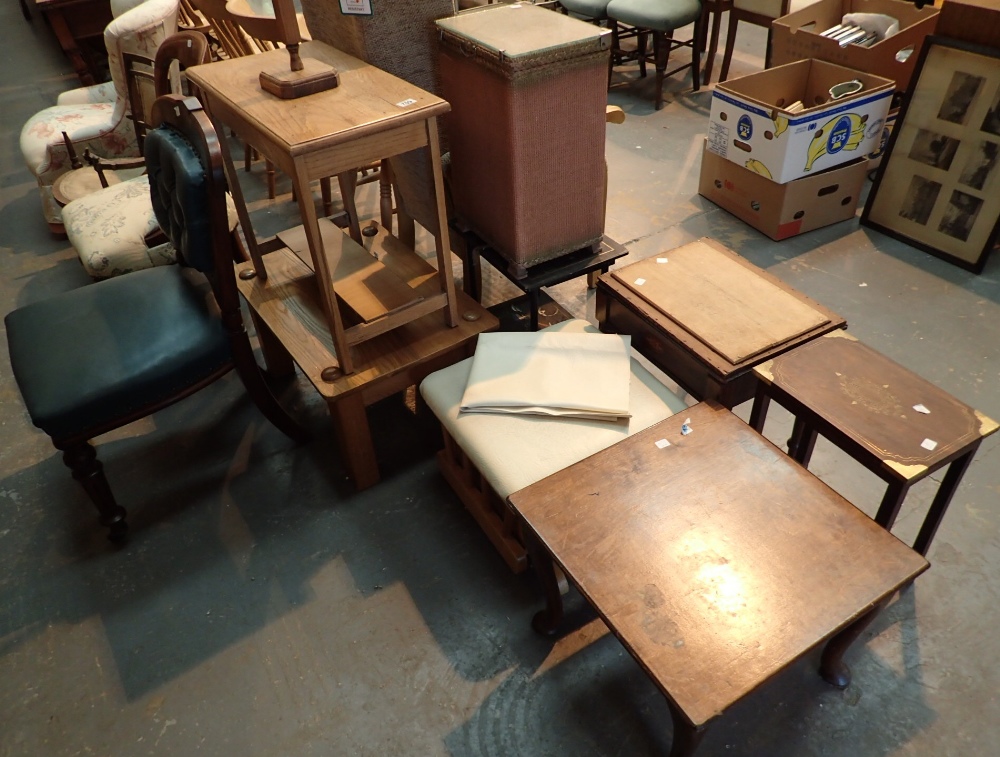 Quantity of mixed furniture