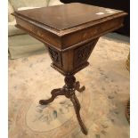 Victorian mahogany sewing table on tripod base and light wood inlay H: 70 cm
