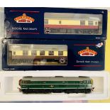 Bachmann OO Gauge 2x BR Mk1 Passenger Coaches Boxed & 1x Triang BR Green Class 31 Loco