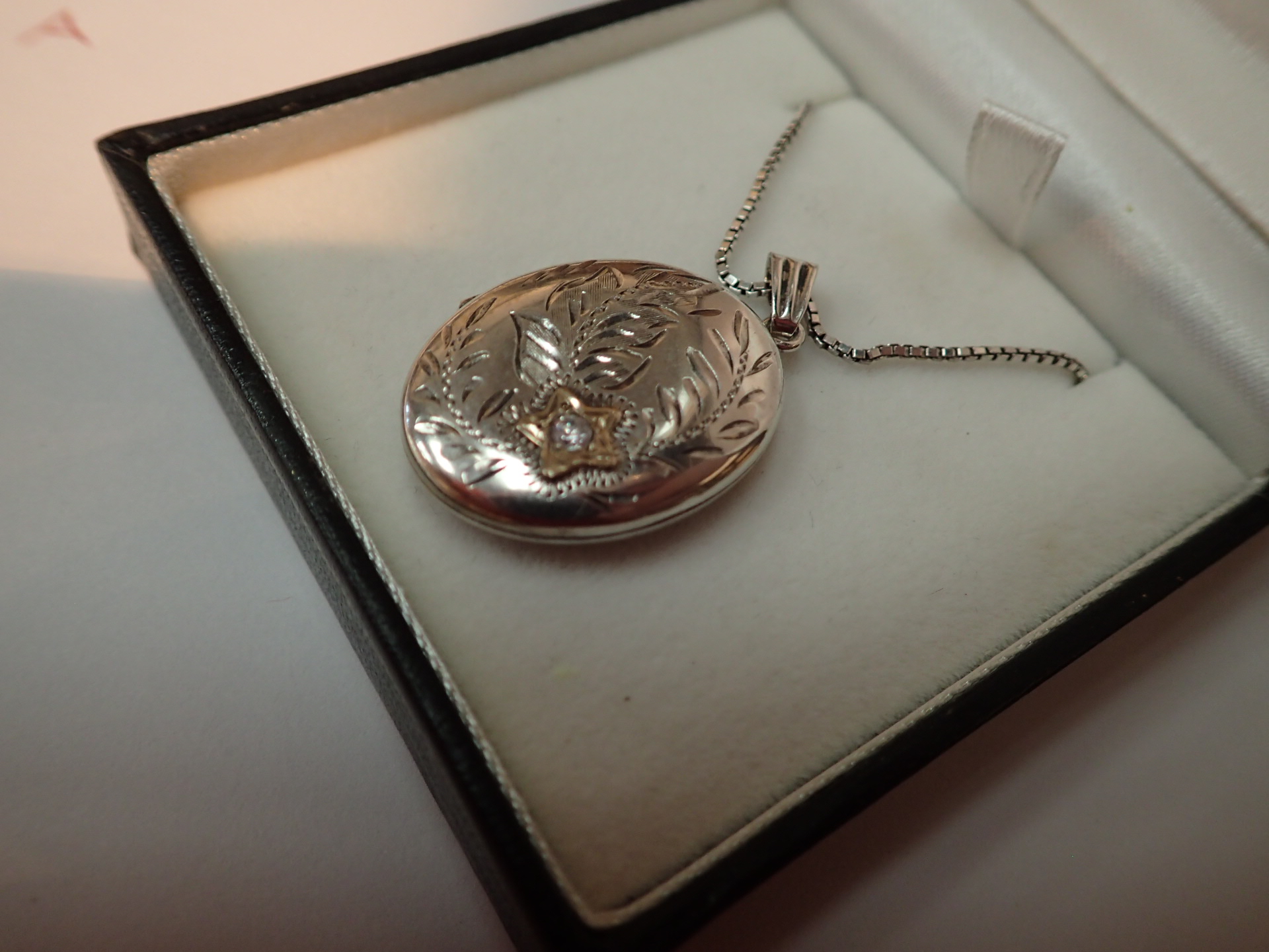 Hallmarked silver locket and silver chain