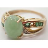 9ct gold jadeite ring size O