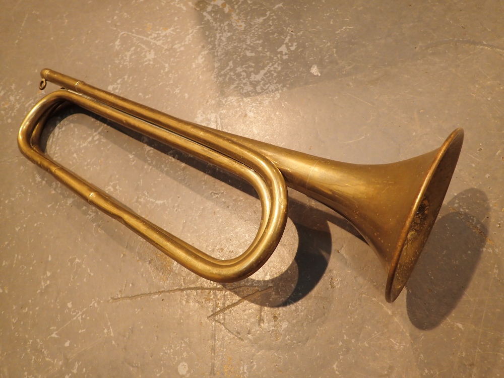 Brass hunting horn ( lacking mouthpiece