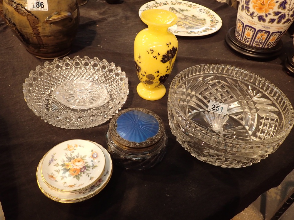 Collection of mixed glass to include fru