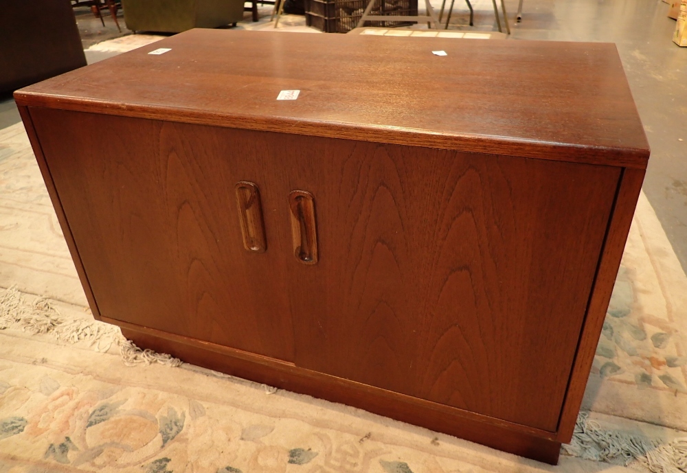 G Plan record cabinet H : 80 cm