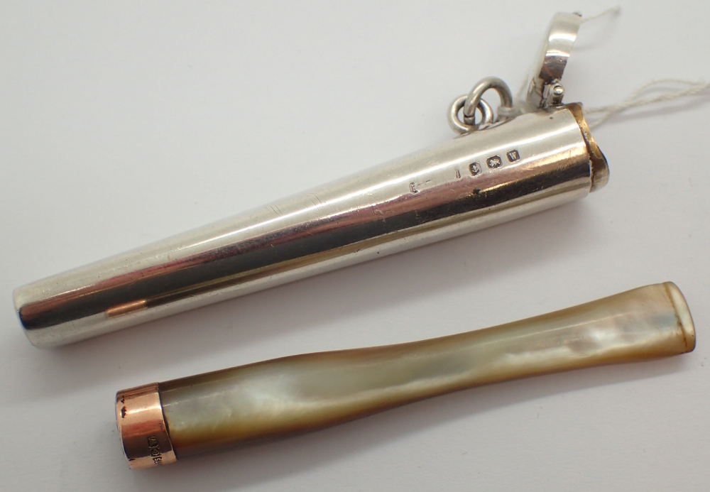Chester hallmarked silver cheroot holder case containing cheroot holder with 9ct gold mount
