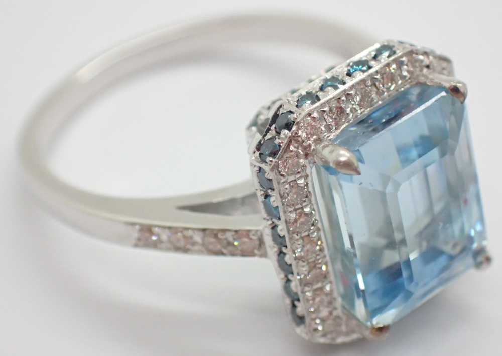 18ct white gold Art Deco style large aquamarine and diamond ring size O 0.