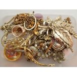 Assorted costume jewellery