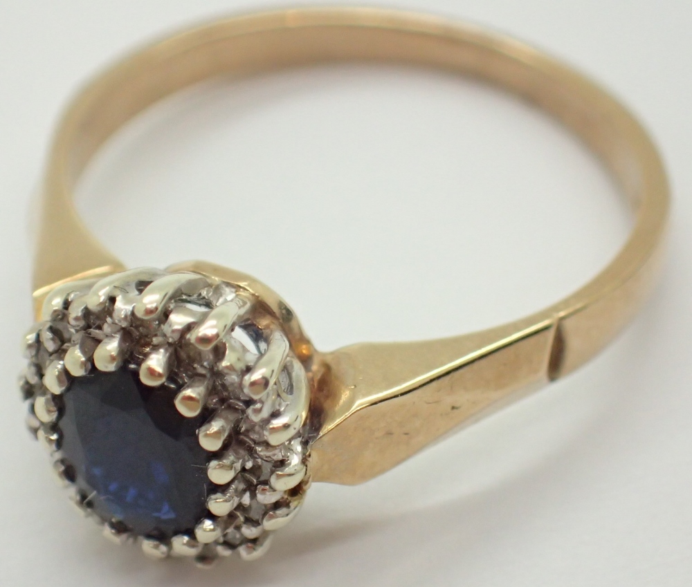 9ct gold sapphire and diamond cluster ring size N / O 2.