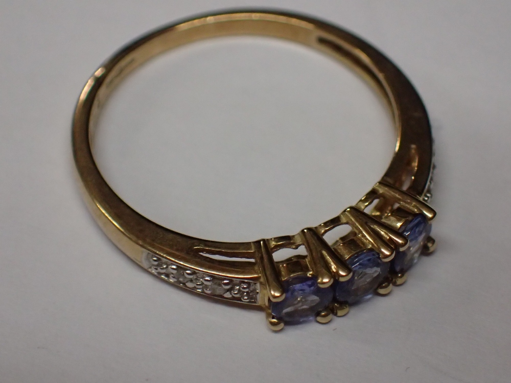 9ct gold tanzanite ring size P