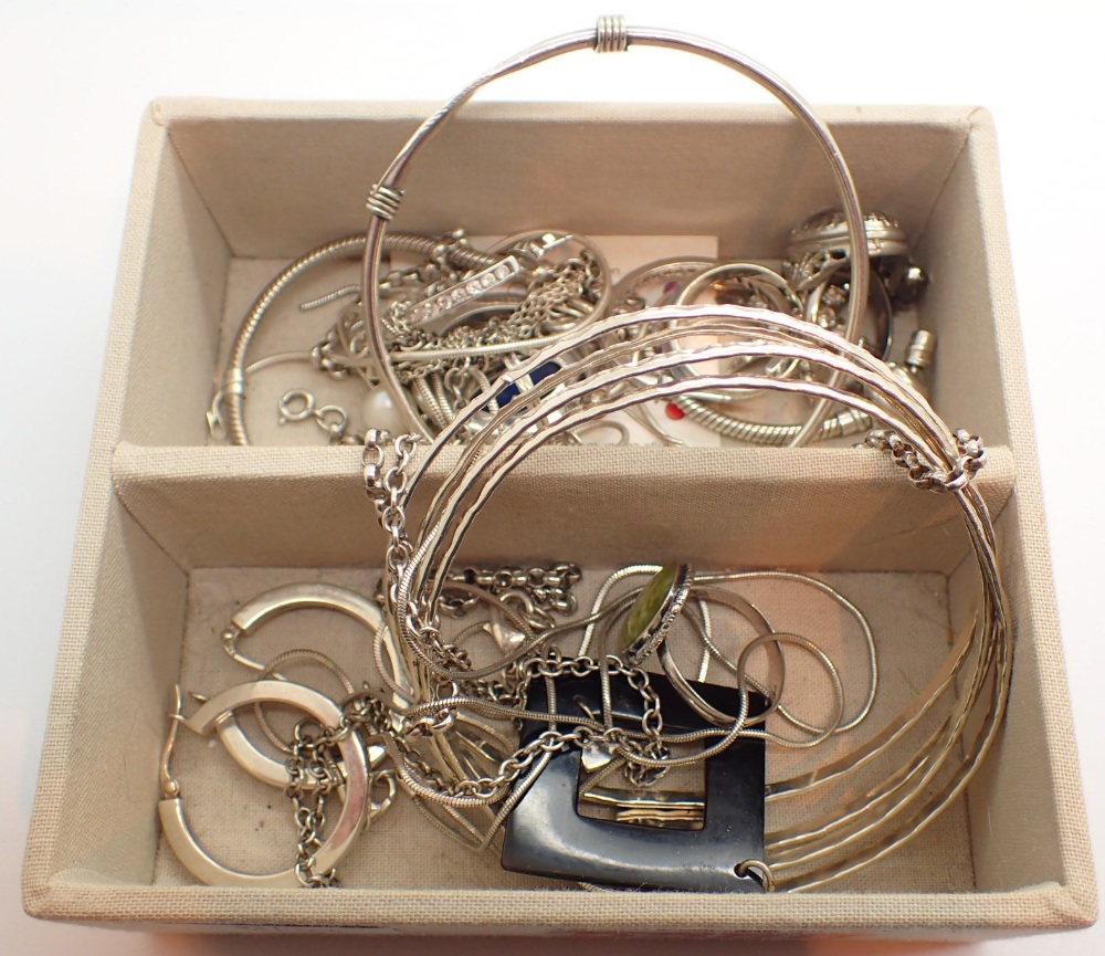 Quantity of mixed silver jewellery total