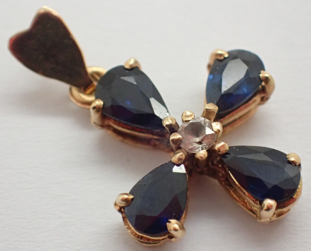 14ct gold and sapphire set Maltese cross