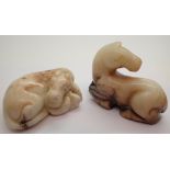 Two Ming era jade carved horses L: 6 cm
