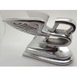 Chrome Bentley B on base L: 20 cm