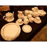 Large quantity Paragon Belinda pattern dinner and tea ware