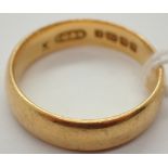 22ct yellow gold wedding band size L 5.