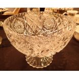 Patterned crystal bowl H: 18 cm