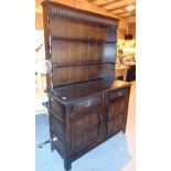 Dark oak dresser with two cupboards and two drawers 122 x 46 x 177 cm H