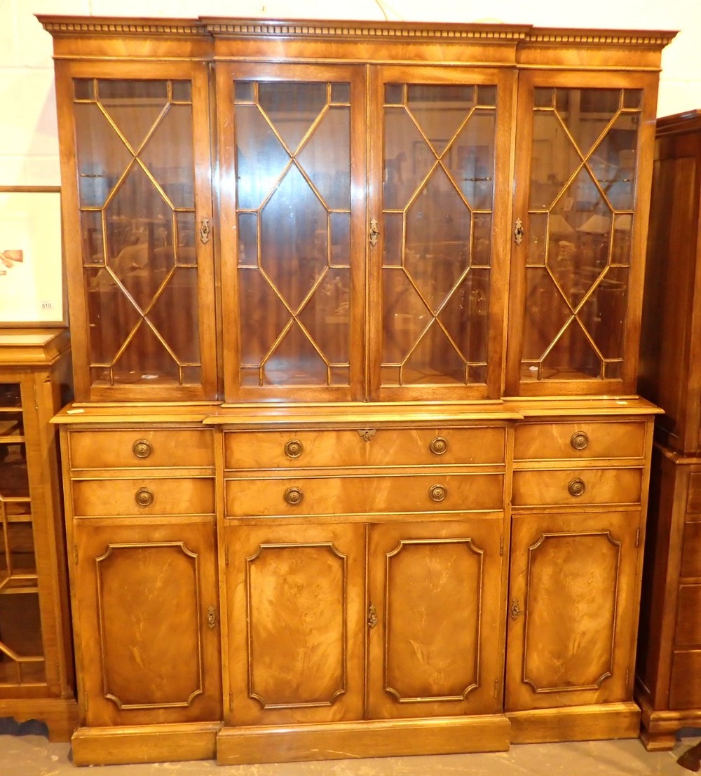 Large breakfront mahogany bookcase 156 x 45 x 189 cm H CONDITION REPORT: This item