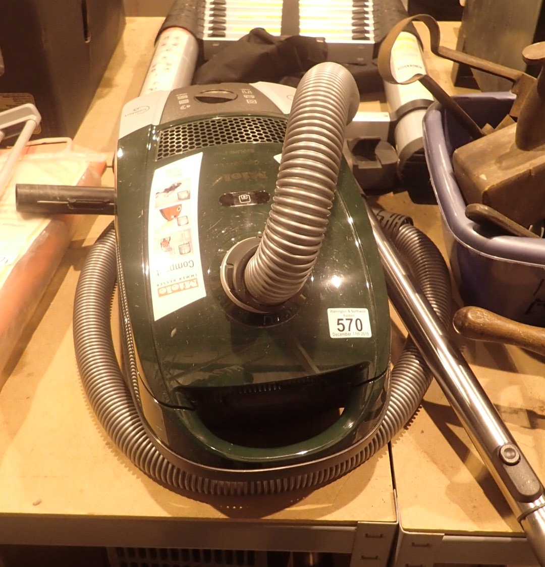 Miere compact C2 vacuum cleaner CONDITION REPORT: All electrical items in this lot