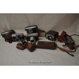 Quantity of vintage cameras including Mamiya EE, Yashica Minister III, Cosmic 35, Eumig, Agfa