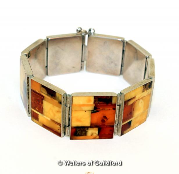 A SILVER AND AMBER SQUARE LINKED BRACELET, 41.6g