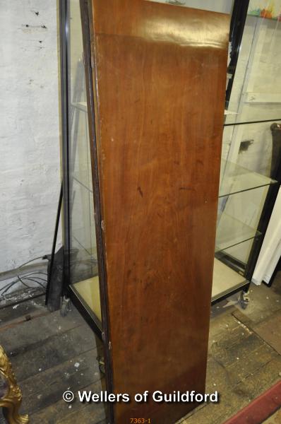 A large 19th Century circular mahogany dining table with gateleg action, later crossbanding and with - Image 2 of 3