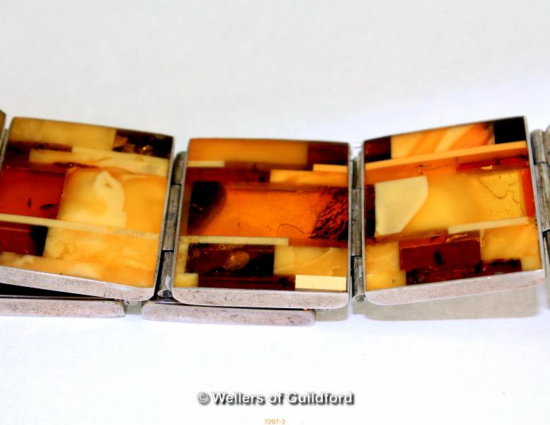 A SILVER AND AMBER SQUARE LINKED BRACELET, 41.6g - Image 2 of 2