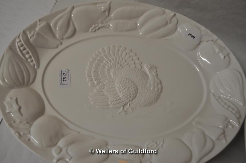 Two pairs of modern white turkey platters, the largest pair 51cm. - Bild 2 aus 3