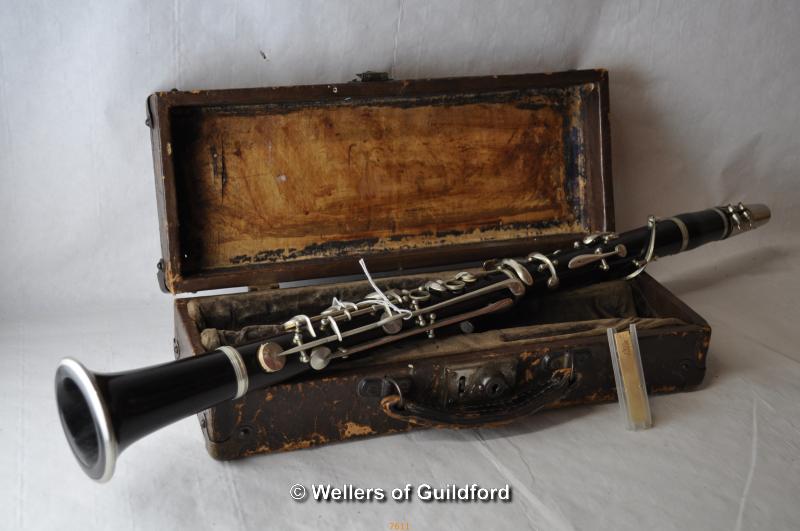 *A Robert Durand et Cie, Paris, blackwood clarinet, cased. (Lot is subject to VAT)