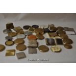 A quantity of ladies compacts including examples by Stratton and Dhaussy. (32)