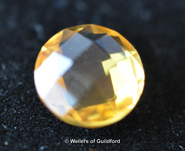 Quantity of loose gemstones including diamonds, sapphires, rubies, and yellow topaz/citrine. - Image 5 of 8