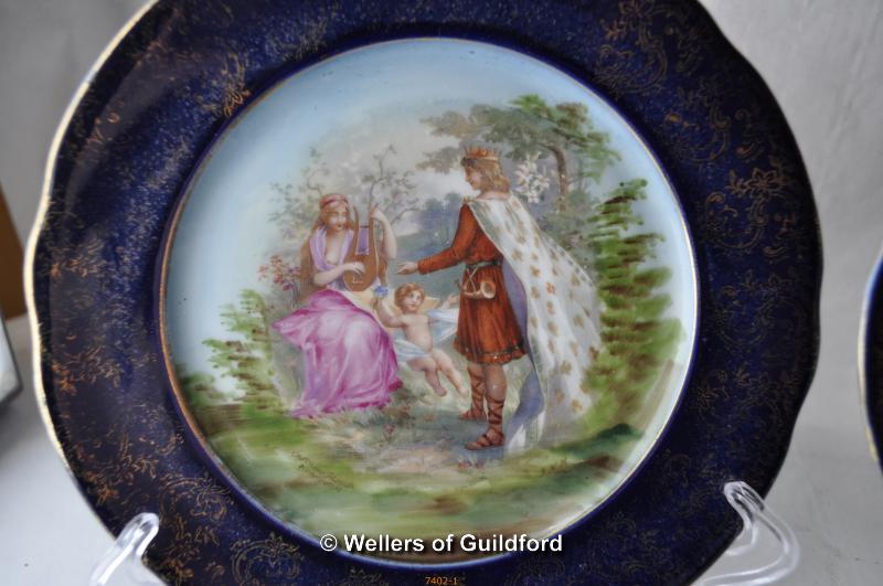 A pair of Vienna small plates with central paiting depicting figures in an outdoor setting, 18cm. - Image 2 of 6